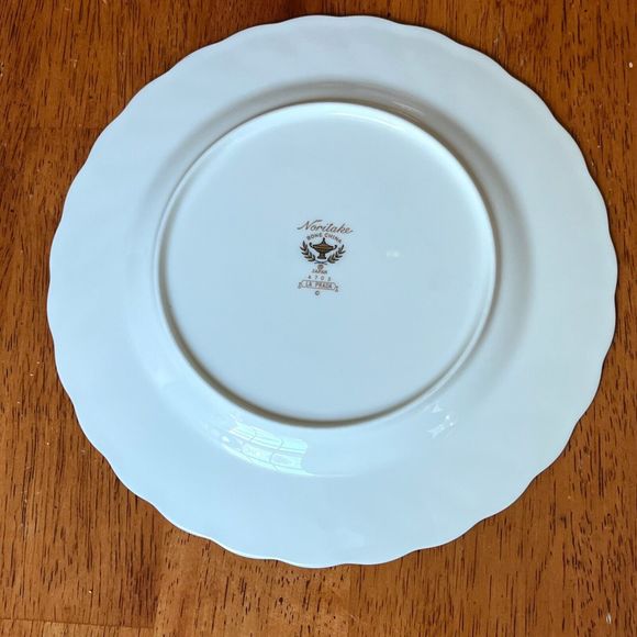 NORITAKE La Prada  8" Salad Plate Bone China Floral Discontinued - Picture 8 of 10